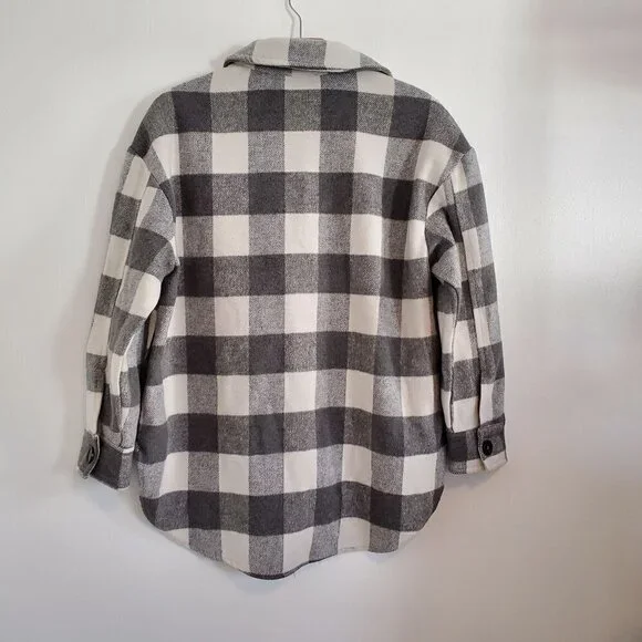 Gray and White Oversized Shacket Size M - Picture 2 of 13